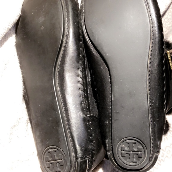 Black Fur filled Tory Burch boots 
never worn no box 
Perfect condition 
Size 6 - Picture 5 of 5